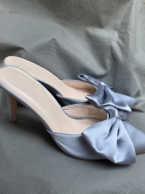 DB Studio David's Bridal Size 8.5 Something Blue Satin Heels Shoes Slip On - Picture 1 of 13